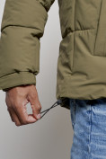 Оптом Куртка молодежная мужская зимняя с капюшоном цвета хаки 8356Kh в Волгоградке, фото 12