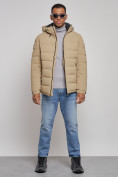 Оптом Куртка спортивная мужская зимняя с капюшоном бежевого цвета 8357B