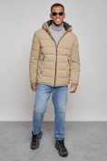 Оптом Куртка спортивная мужская зимняя с капюшоном бежевого цвета 8357B в Омске, фото 12
