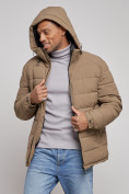 Оптом Куртка спортивная мужская зимняя с капюшоном коричневого цвета 8357K в Омске, фото 6