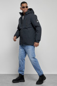 Оптом Куртка спортивная мужская зимняя с капюшоном темно-синего цвета 8360TS, фото 2