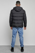 Оптом Куртка спортивная мужская зимняя с капюшоном черного цвета 8362Ch в Казани, фото 4