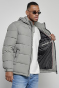 Оптом Куртка спортивная мужская зимняя с капюшоном серого цвета 8362Sr в Перми, фото 14