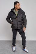 Оптом Куртка мужская зимняя с капюшоном спортивная великан черного цвета 8377Ch в Казани, фото 10