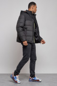 Оптом Куртка мужская зимняя с капюшоном спортивная великан черного цвета 8377Ch в Барнауле, фото 3