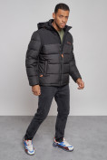 Оптом Куртка мужская зимняя с капюшоном спортивная великан черного цвета 8377Ch в Перми, фото 9