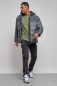 Оптом Куртка мужская зимняя с капюшоном спортивная великан серого цвета 8377Sr, фото 11
