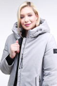 Оптом Куртка зимняя женская классическая серого цвета 86-801_20Sr в Казани, фото 6