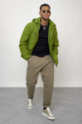 Оптом Куртка спортивная мужская весенняя с капюшоном зеленого цвета 88029Z в Казани, фото 6