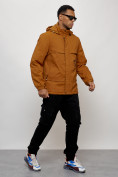 Оптом Куртка спортивная мужская весенняя с капюшоном горчичного цвета 88033G в Екатеринбурге, фото 2
