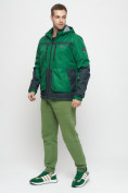 Оптом Куртка спортивная мужская с капюшоном зеленого цвета 8815Z в Казани, фото 2