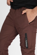 Оптом Утепленные спортивные брюки мужские коричневого цвета 882116K в Казани, фото 13