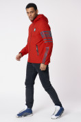Оптом Куртка мужская с капюшоном красного цвета 88602Kr в Казани, фото 8