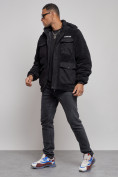Оптом Плюшевая куртка мужская с капюшоном молодежная черного цвета 88636Ch в Оренбурге, фото 2