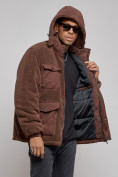 Оптом Плюшевая куртка мужская с капюшоном молодежная коричневого цвета 88636K, фото 6