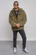 Оптом Плюшевая куртка мужская с капюшоном молодежная цвета хаки 88636Kh в Саратове, фото 10