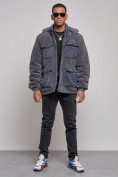 Оптом Плюшевая куртка мужская с капюшоном молодежная серого цвета 88636Sr в Сочи