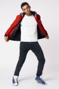 Оптом Куртка мужская на резинке с капюшоном красного цвета 88652Kr в Казани, фото 7