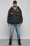 Оптом Куртка мужская зимняя с капюшоном молодежная черного цвета 88905Ch в Екатеринбурге