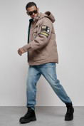 Оптом Куртка мужская зимняя с капюшоном молодежная коричневого цвета 88905K в Екатеринбурге, фото 10