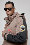 Оптом Куртка мужская зимняя с капюшоном молодежная коричневого цвета 88906K в Екатеринбурге, фото 14