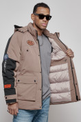 Оптом Куртка мужская зимняя с капюшоном молодежная коричневого цвета 88906K в Екатеринбурге, фото 19