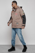 Оптом Куртка мужская зимняя с капюшоном молодежная коричневого цвета 88906K в Екатеринбурге, фото 2