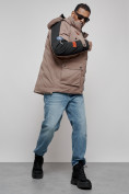 Оптом Куртка мужская зимняя с капюшоном молодежная коричневого цвета 88906K в Екатеринбурге, фото 23