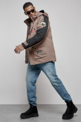 Оптом Куртка мужская зимняя с капюшоном молодежная коричневого цвета 88906K в Екатеринбурге, фото 24