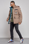 Оптом Куртка мужская зимняя с капюшоном молодежная коричневого цвета 88911K в Иркутске, фото 2