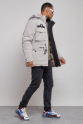 Оптом Куртка мужская зимняя с капюшоном молодежная серого цвета 88911Sr в Иркутске, фото 8