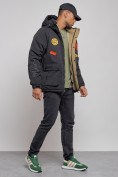 Оптом Куртка мужская зимняя с капюшоном молодежная черного цвета 88915Ch в Волгоградке, фото 3
