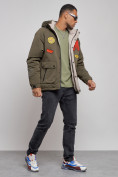 Оптом Куртка мужская зимняя с капюшоном молодежная цвета хаки 88915Kh в Санкт-Петербурге, фото 3