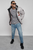 Оптом Куртка мужская зимняя с капюшоном молодежная серого цвета 88917Sr в Екатеринбурге, фото 17