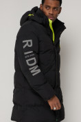 Оптом Спортивная молодежная куртка удлиненная мужская черного цвета 9005Ch в Казани, фото 7