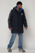 Оптом Спортивная молодежная куртка удлиненная мужская темно-синего цвета 9009TS в Казани, фото 3