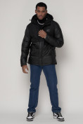 Оптом Спортивная молодежная куртка мужская черного цвета 92933Ch в Казани, фото 6