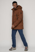 Оптом Спортивная молодежная куртка удлиненная мужская коричневого цвета 93686K в Казани, фото 4