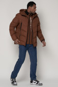 Оптом Спортивная молодежная куртка мужская коричневого цвета 93691K в Казани, фото 5
