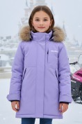Оптом Парка зимняя подростковая для девочки с капюшоном и мехом фиолетового цвета 9532F