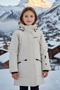 Оптом Парка зимняя подростковая для девочки с капюшоном бежевого цвета 9538B