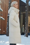 Оптом Пальто утепленное стеганное зимнее с капюшоном женское бежевого цвета 9601B, фото 3