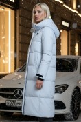 Оптом Пальто утепленное стеганное зимнее с капюшоном женское светло-серого цвета 9615SS, фото 3