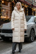 Оптом Пальто утепленное стеганное зимнее с капюшоном женское бежевого цвета 9620B