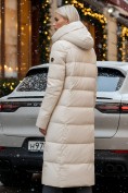 Оптом Пальто утепленное стеганное зимнее с капюшоном женское бежевого цвета 9620B, фото 4