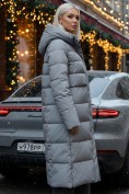 Оптом Пальто утепленное стеганное зимнее с капюшоном женское серого цвета 9620Sr, фото 3
