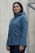 Оптом Ветровка женская софтшелл большого размера с капюшоном ветрозащитная синего цвета 9620_1S, фото 3