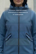 Оптом Ветровка женская софтшелл большого размера с капюшоном ветрозащитная синего цвета 9620_1S, фото 4