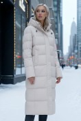 Оптом Пальто утепленное стеганное зимнее с капюшоном женское бежевого цвета 9627B