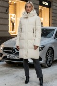 Оптом Куртка зимняя женская с капюшоном удлиненная стеганная бежевого цвета 9629B, фото 4